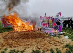农村丧葬：3月起必需火化？地方：不搞一